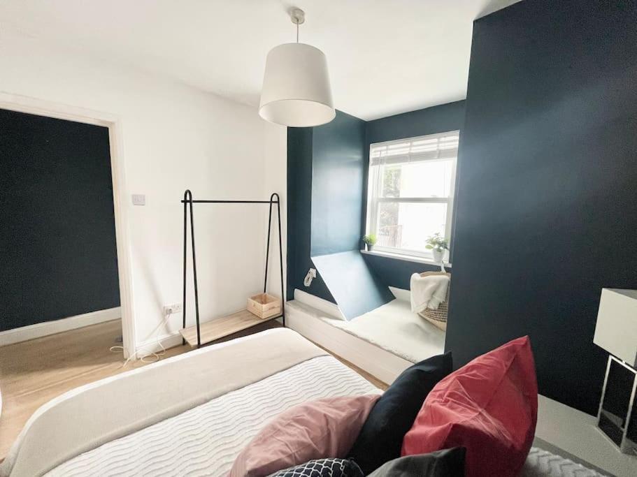 Apartment *new* Beautiful 2 Bedroom House In Location
