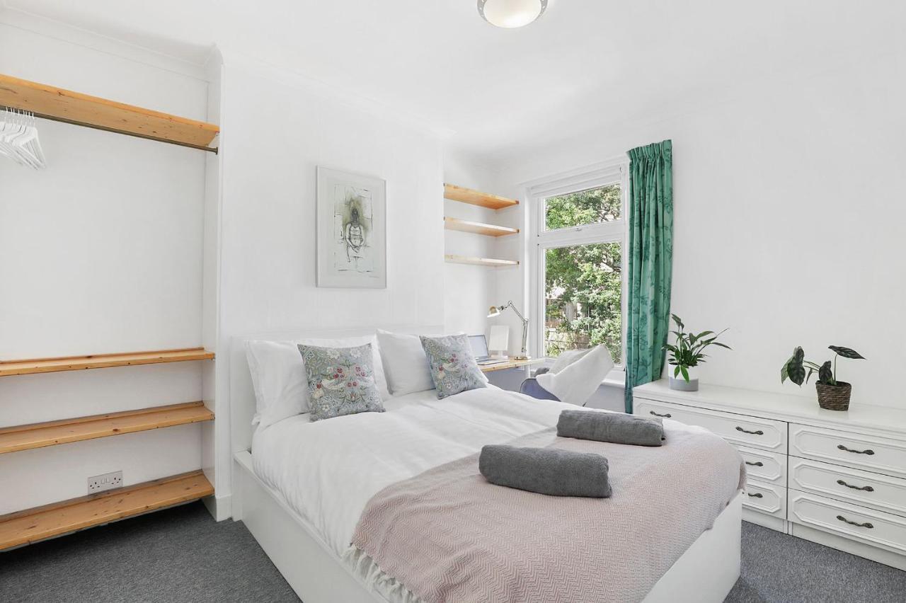 Holiday home Stunning Victorian Property Near Canary Wharf! *