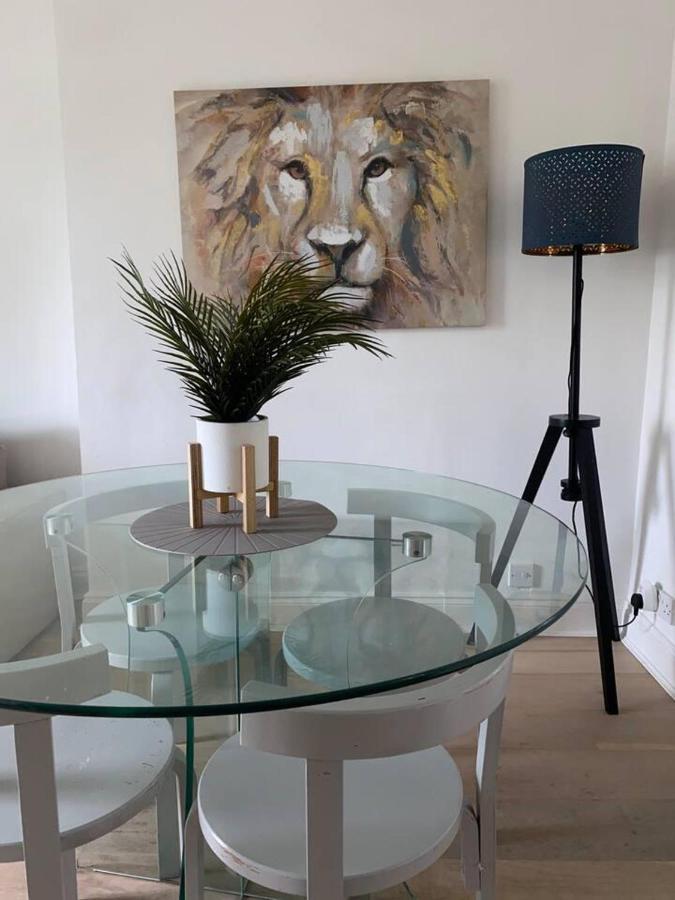 Lovely 1-bed In Apartment *