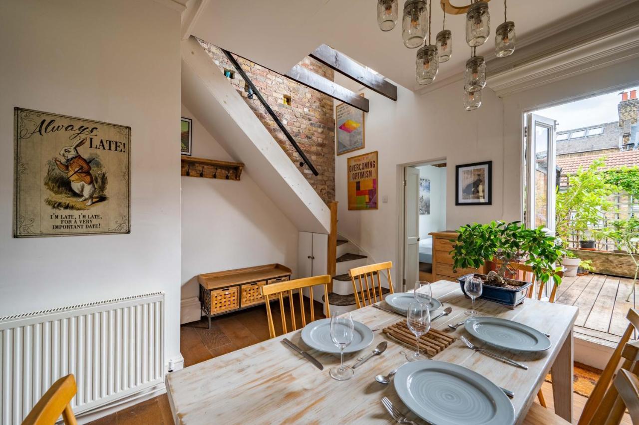 Charming With Roof Terrace In East By Underthedoormat London