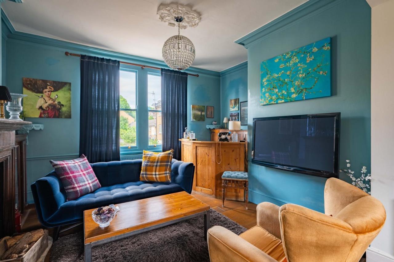 Charming With Roof Terrace In East By Underthedoormat London