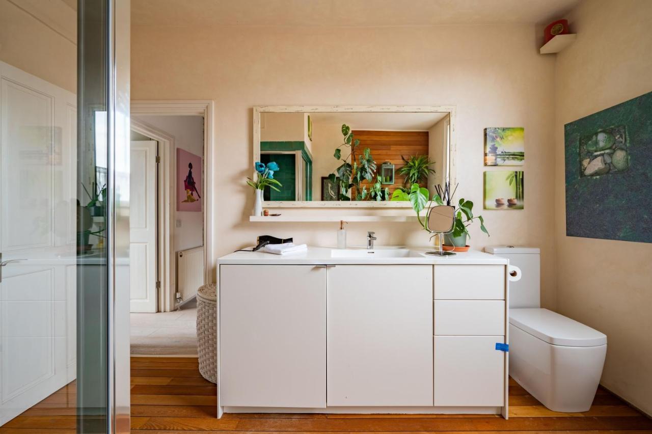 Ferienhaus Charming With Roof Terrace In East By Underthedoormat