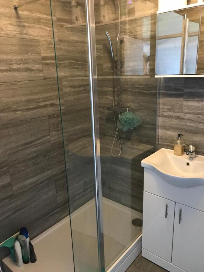 Sunny Flat In With Balcony, Just 15 Mins To Central! Apartment London