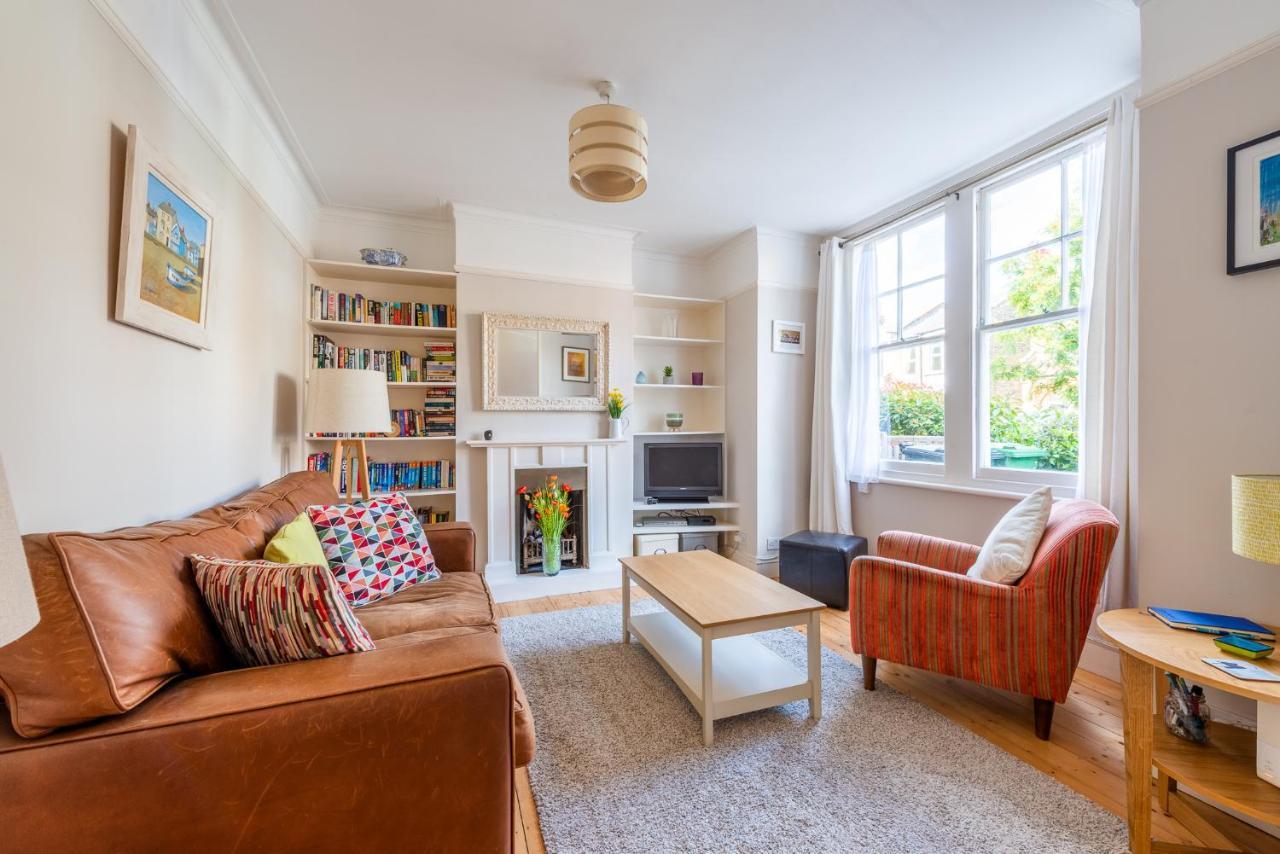 Pass The Keys West Cheerful Garden Apartment London