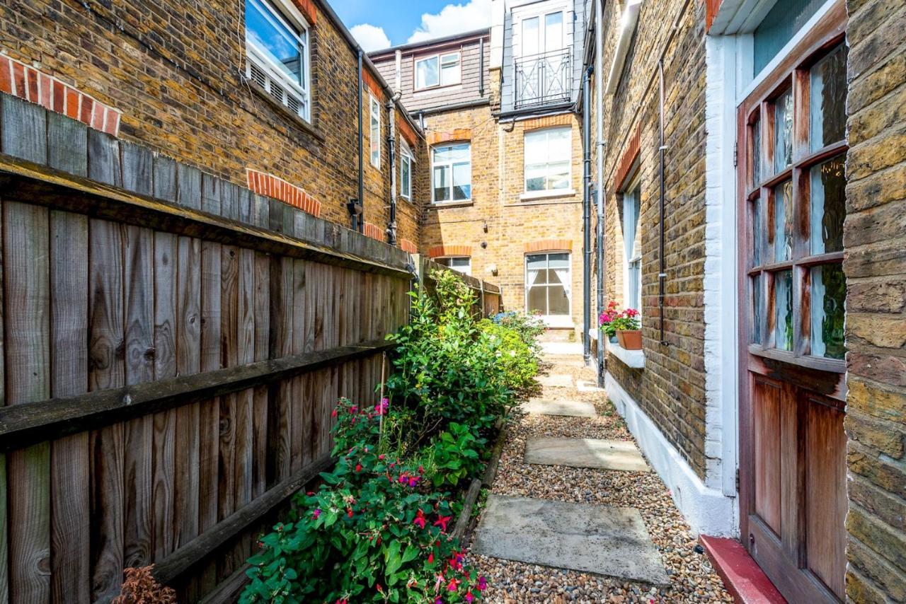 Pass The Keys West Cheerful Garden Apartment *
