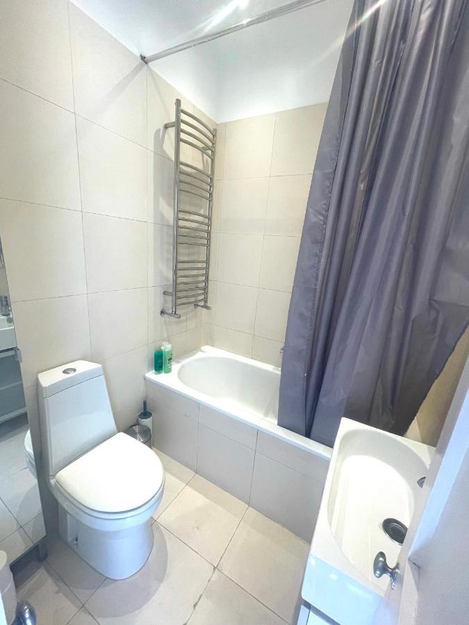 Sunny 2 Bedroom, 2 Bathroom Apartment In Central London Apartment London