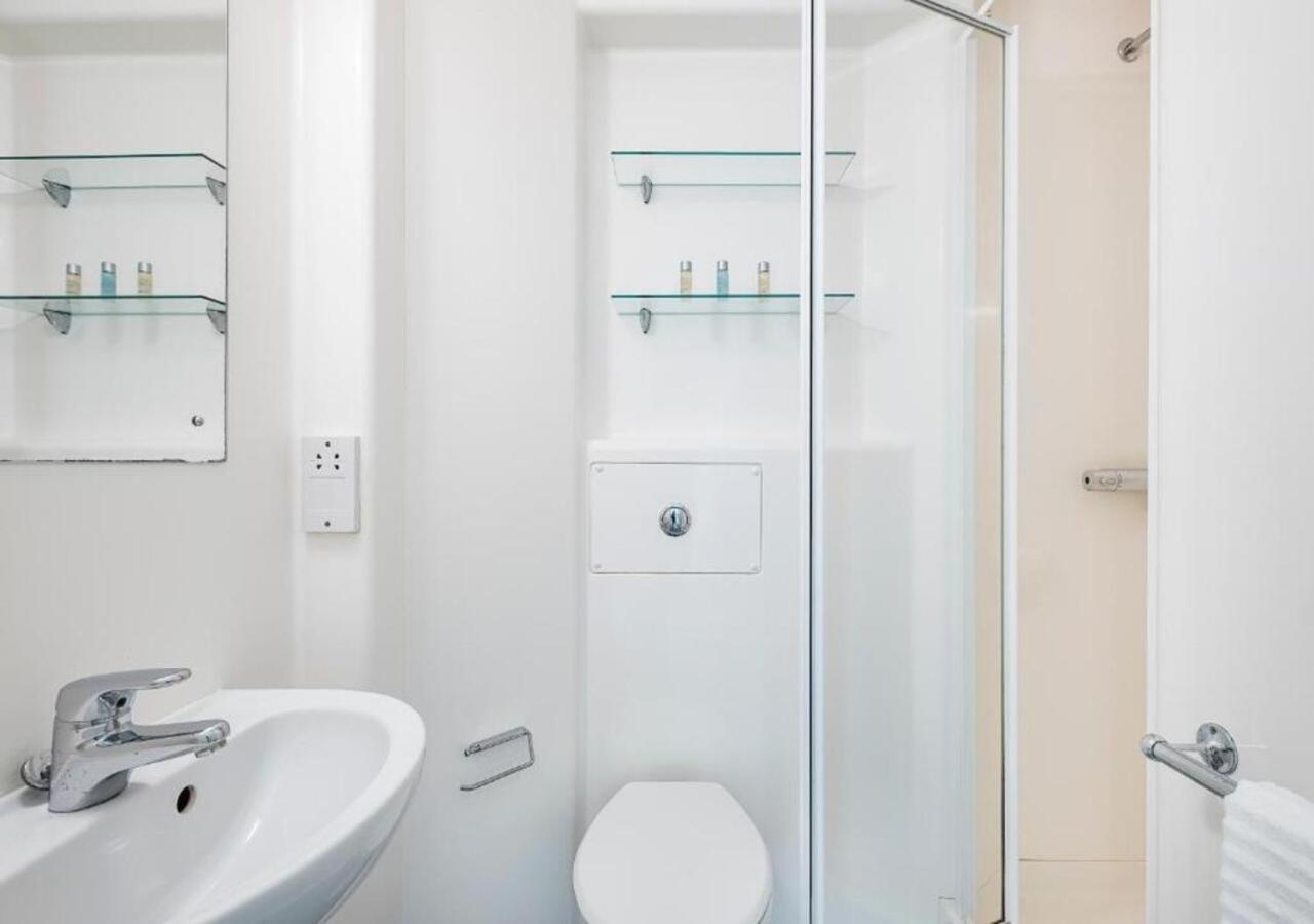 Trendy Ensuite Rooms, Southwark - Sk Guest house *