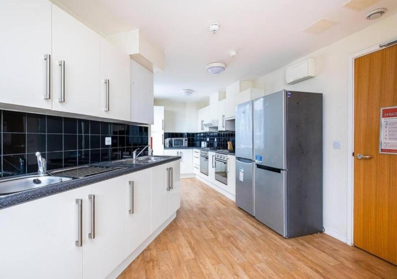 Trendy Ensuite Rooms, Southwark - Sk Guest house