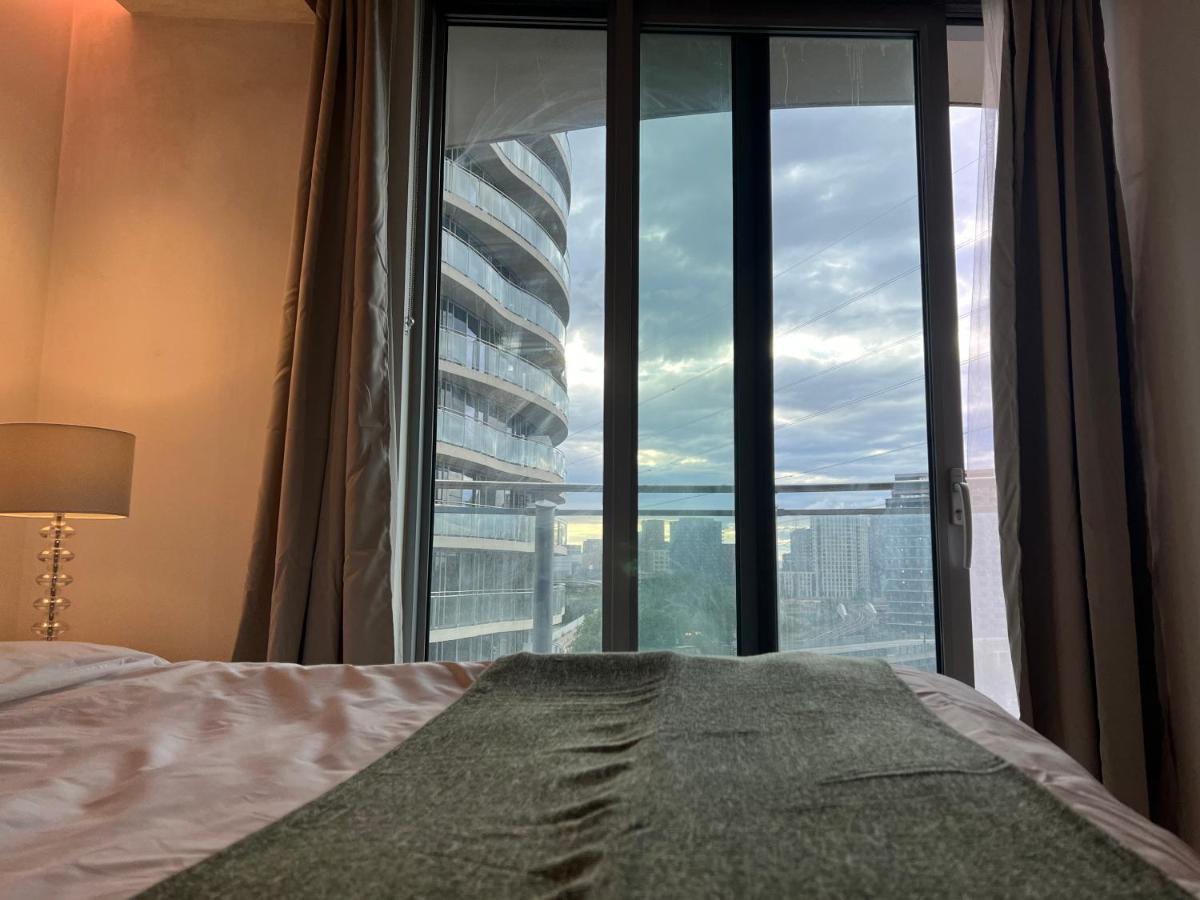 Apartment Riverline Heights Near O2 & Excel Free Parking
