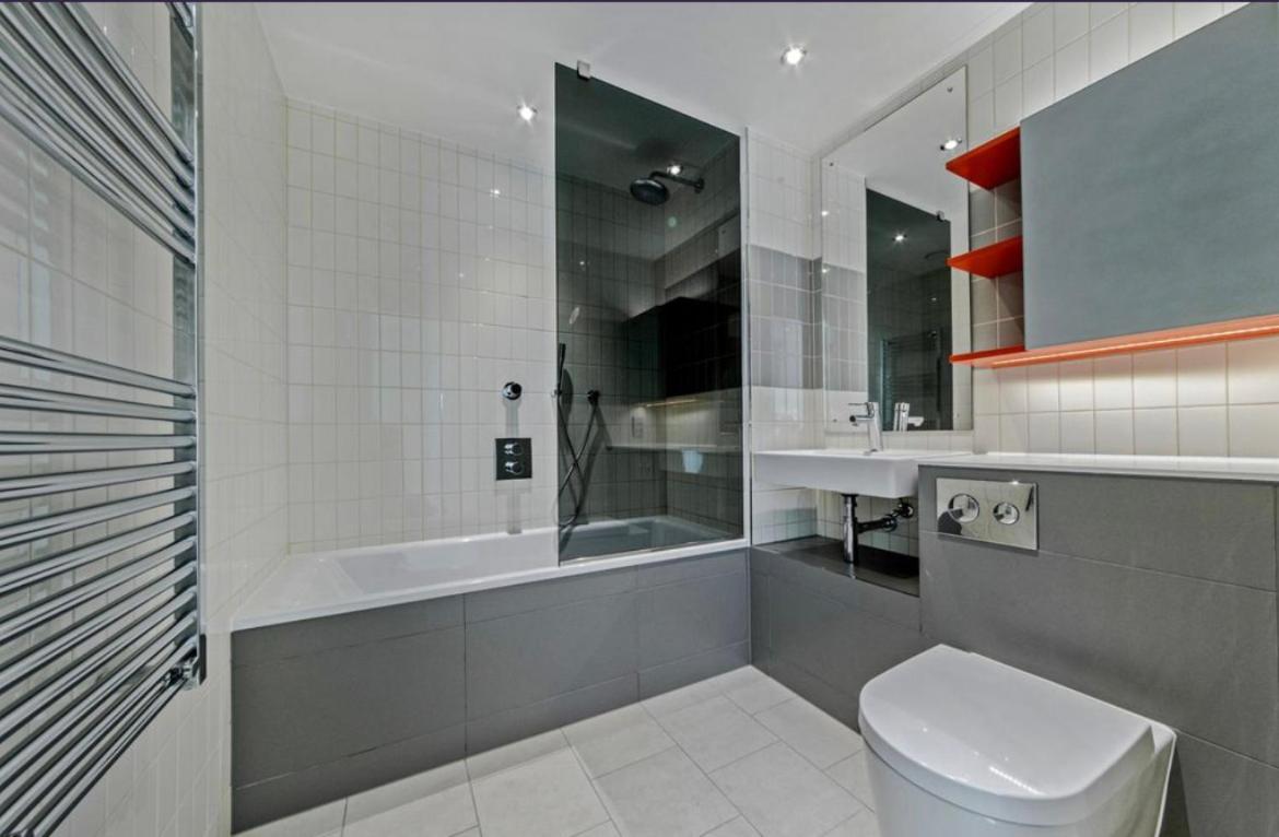 Riverline Heights Near O2 & Excel Free Parking * London