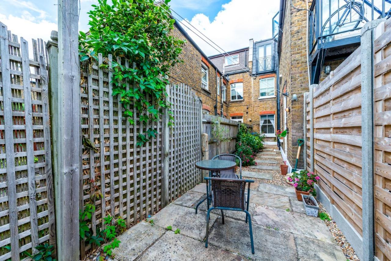 Pass The Keys West Cheerful Garden London