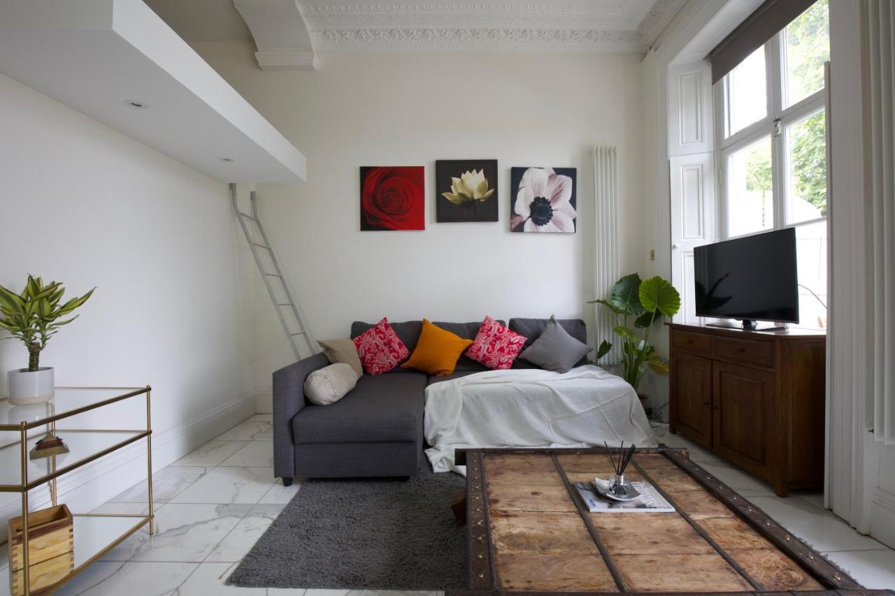 Large 2 Beds Flat Overlooking Clapham Common Park Apartment