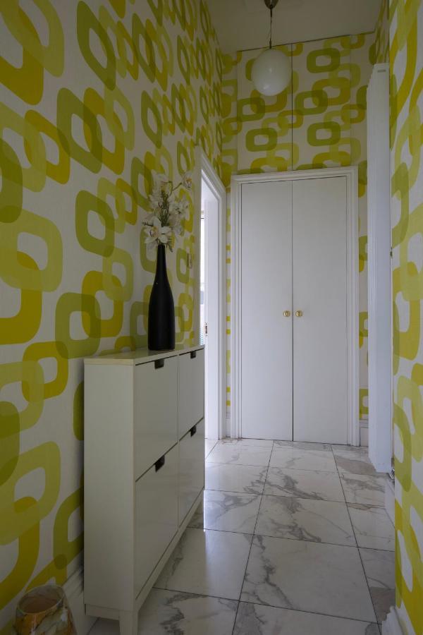Large 2 Beds Flat Overlooking Clapham Common Park Apartment