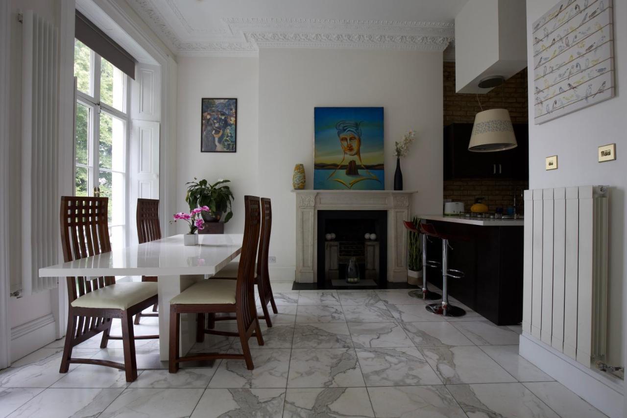 Large 2 Beds Flat Overlooking Clapham Common Park * London