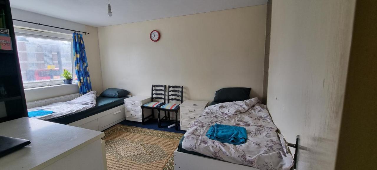 Private In Shares Flat Near Heathrow Airport Apartment London