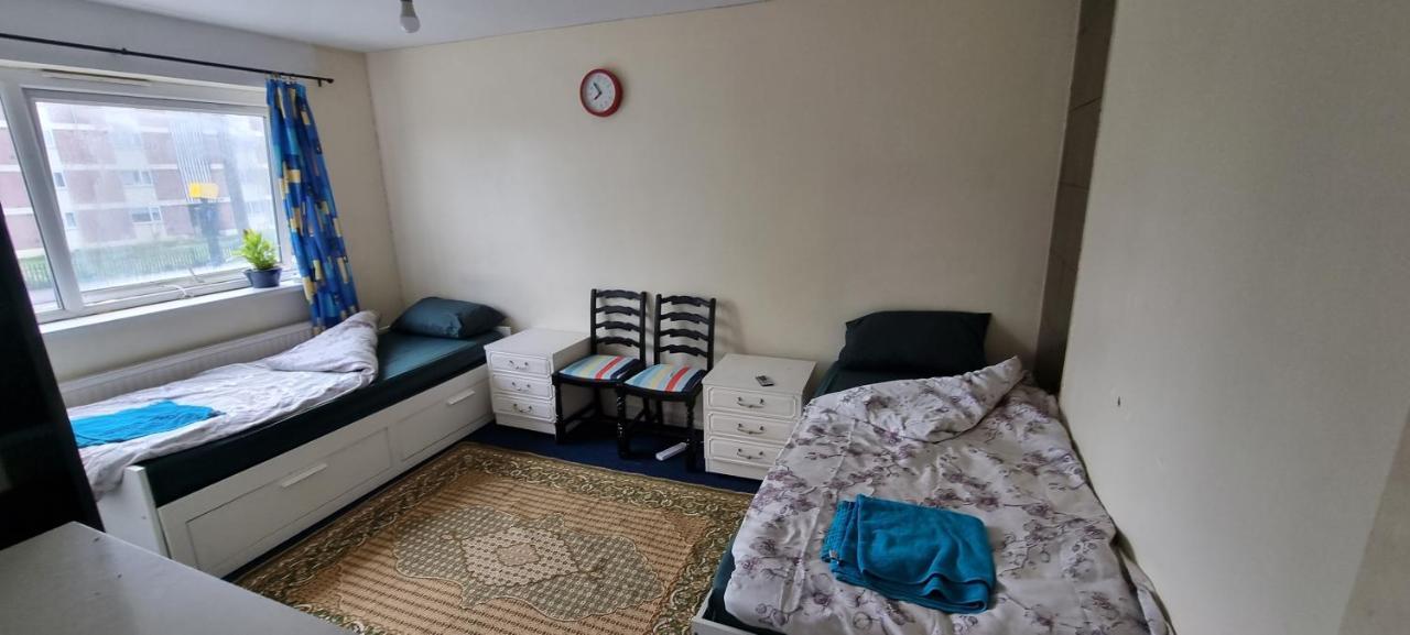 Private In Shares Flat Near Heathrow Airport * London