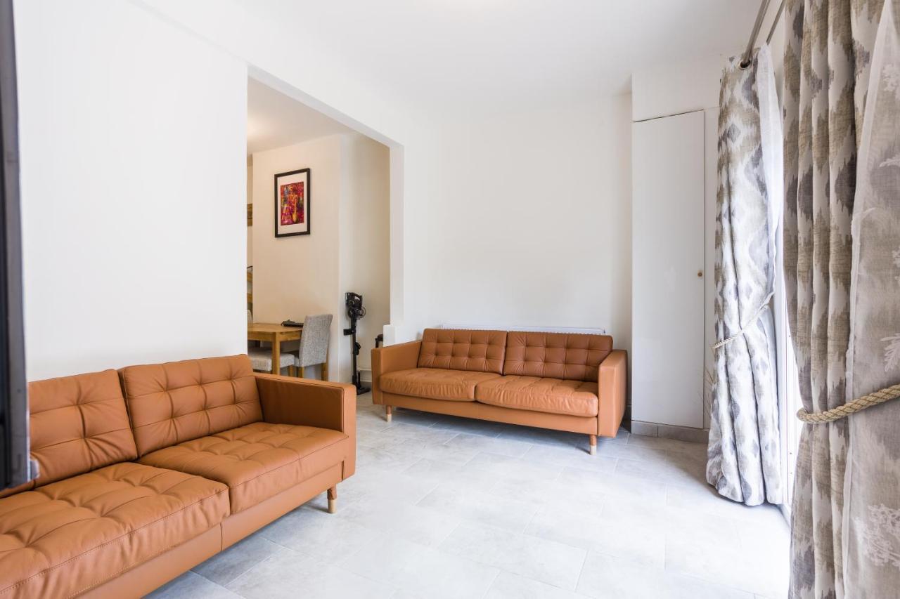 Casa de férias 4 Bedroom House With Garden, Parking & 3 Mins Walking Distance From Train Station