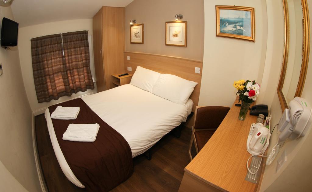 Gasthof Holland Court London