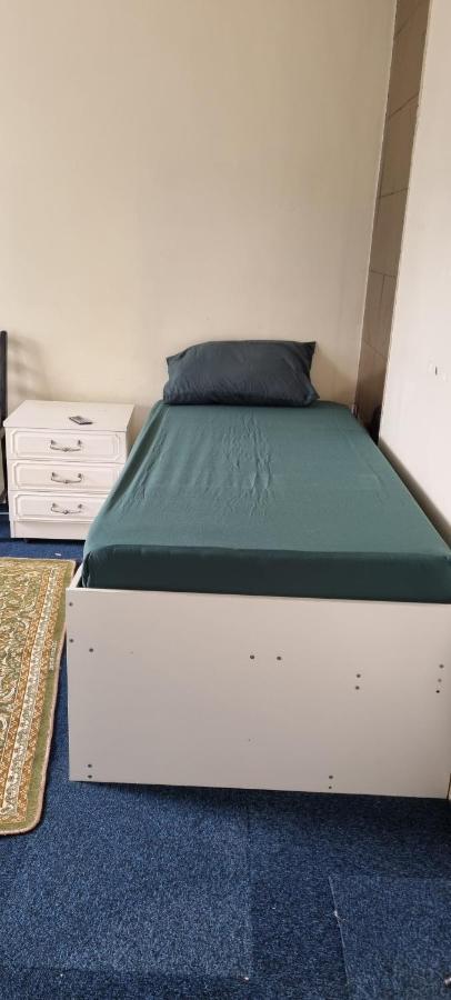 Private In Shares Flat Near Heathrow Airport London