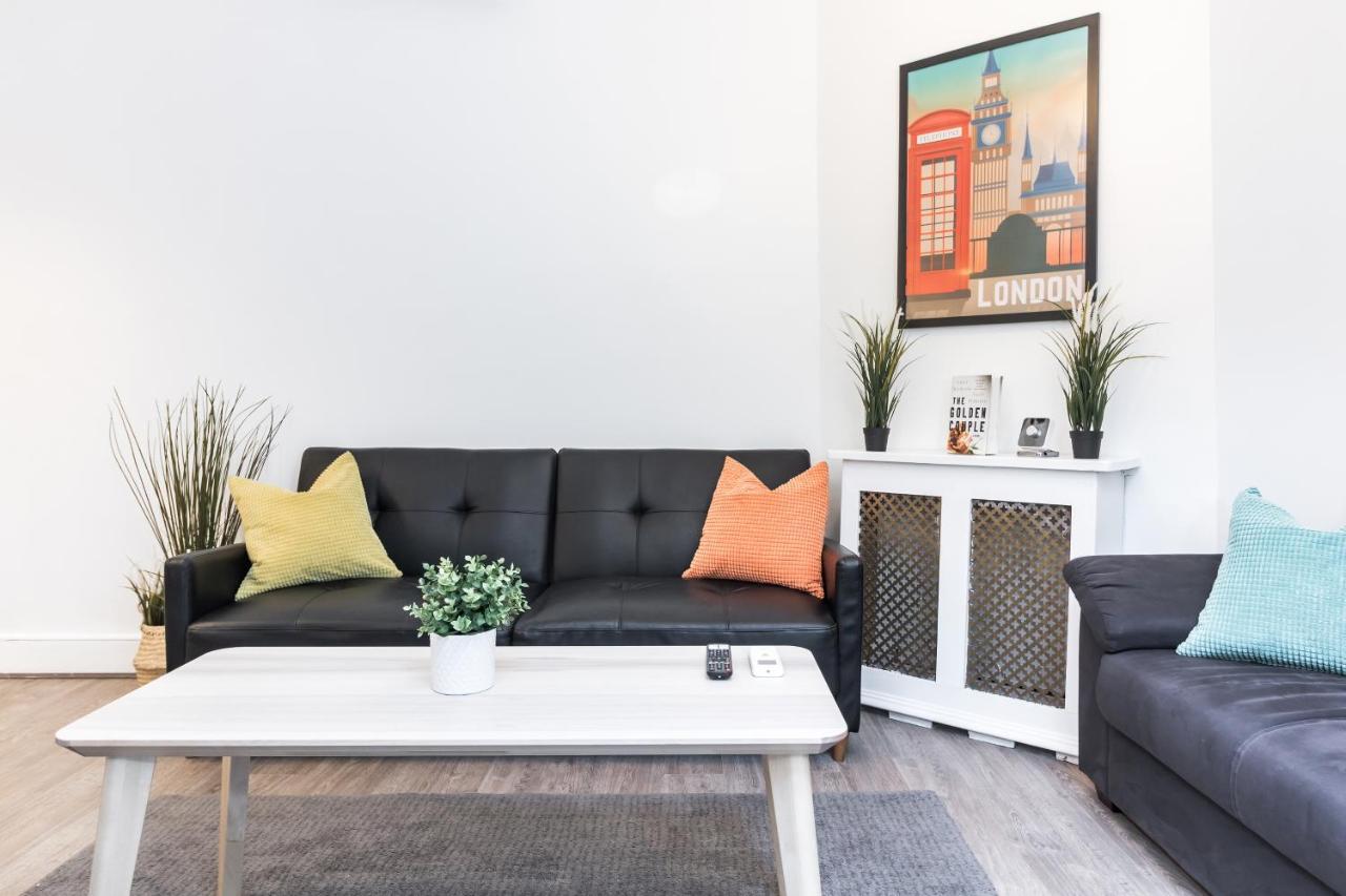 Two Bedroom In Central With Large Terrace Apartment