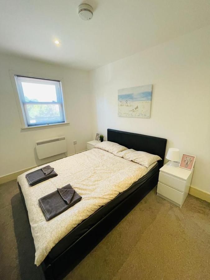 Apartment Lovely 2 Bedroom Serviced In *