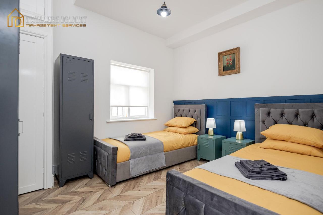 Entire 2 Bed Flat Plaistow,canning Town Prime Location In