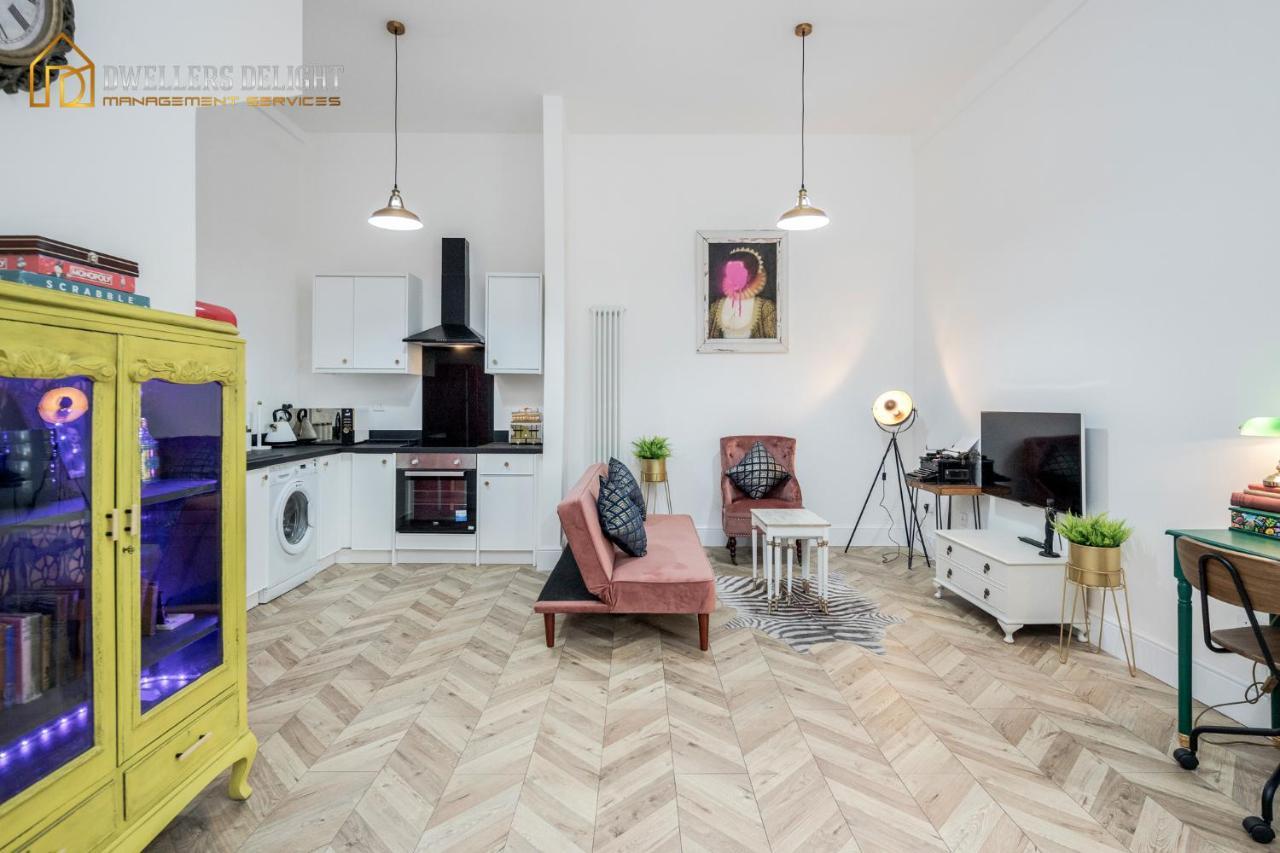 Entire 2 Bed Flat Plaistow,canning Town Prime Location In Apartment *
