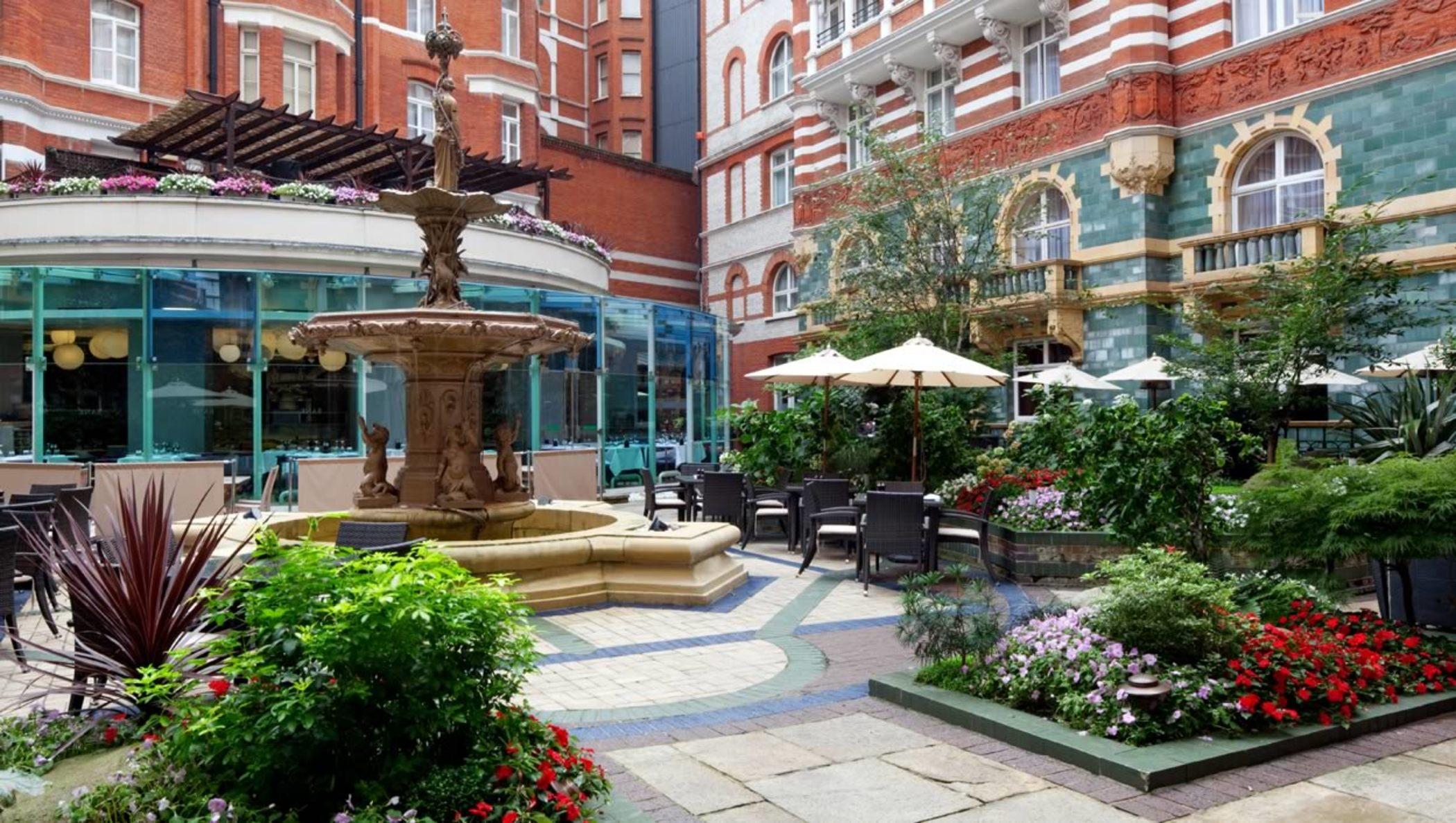 Hotel St. James' Court, A Taj Hotel, 4*