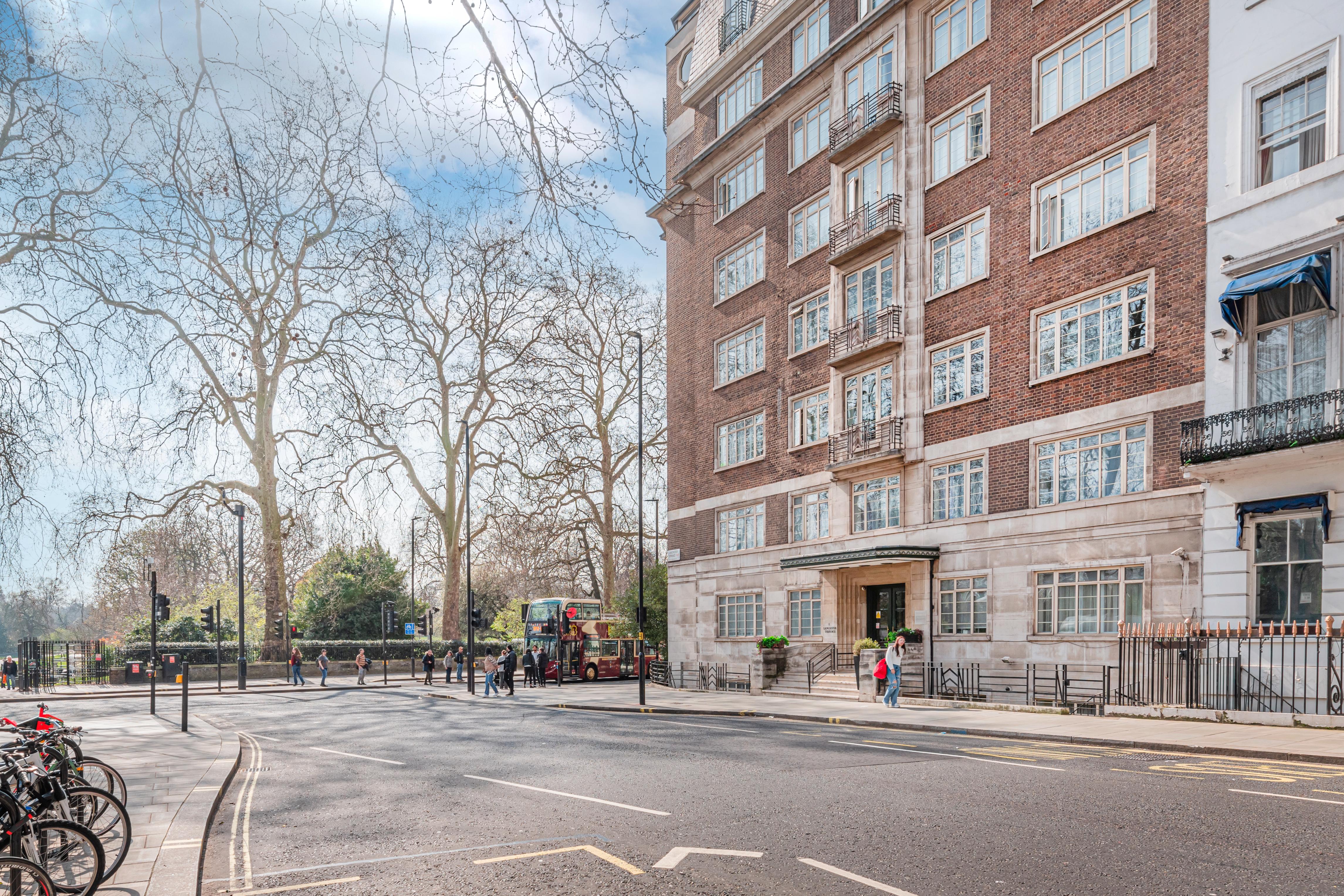 Fountain House Aparthotel