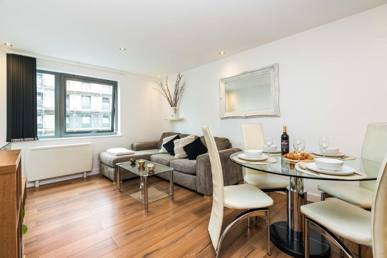Apartment Fast Internet One Bedroom In Greater London, Id Required London