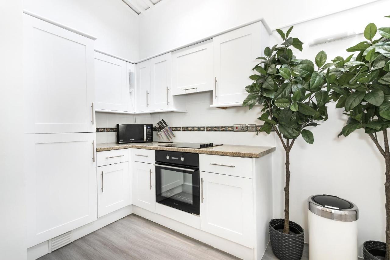 Apartment Two Bedroom In Central With Large Terrace *