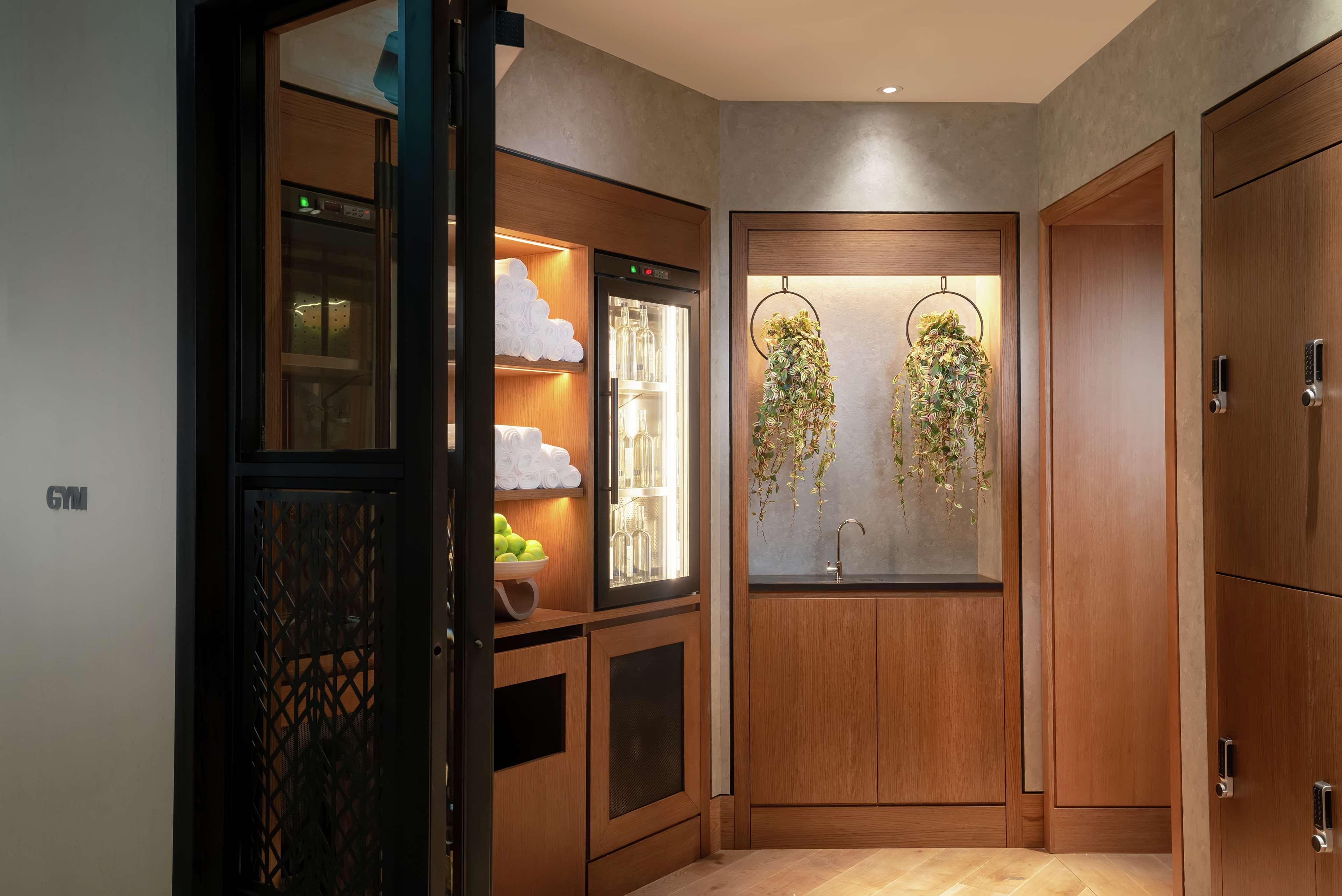 Hart Shoreditch London, Curio Collection By Hilton London