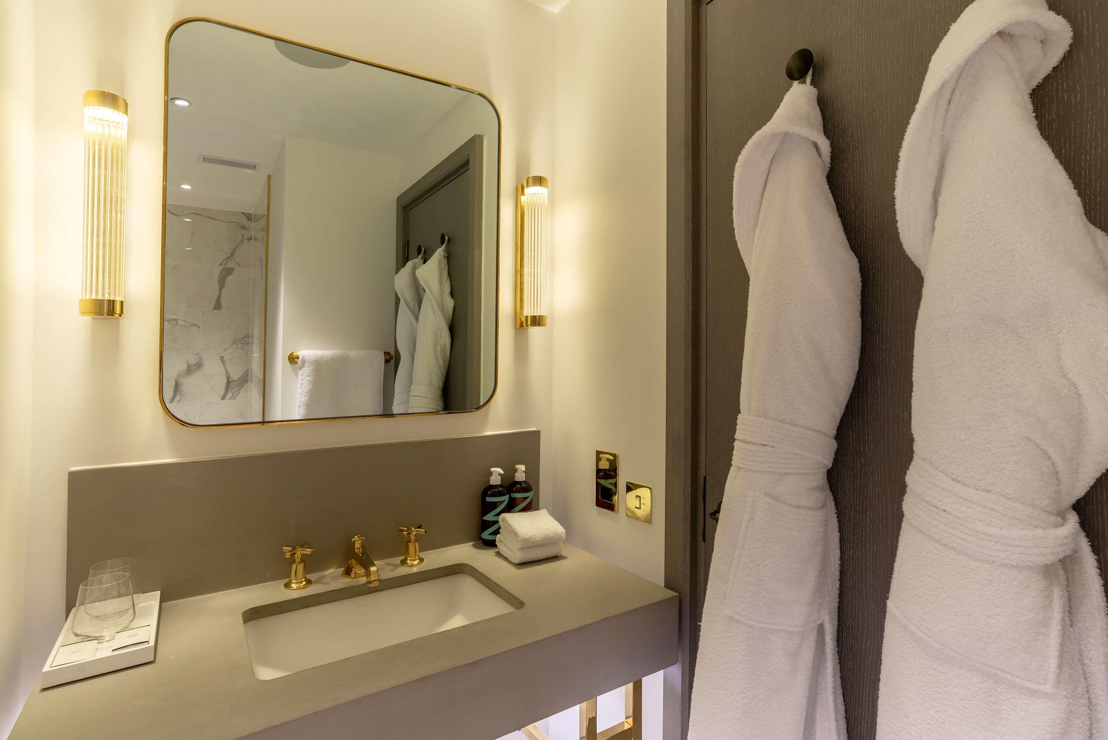 Hotel Hart Shoreditch London, Curio Collection By Hilton London