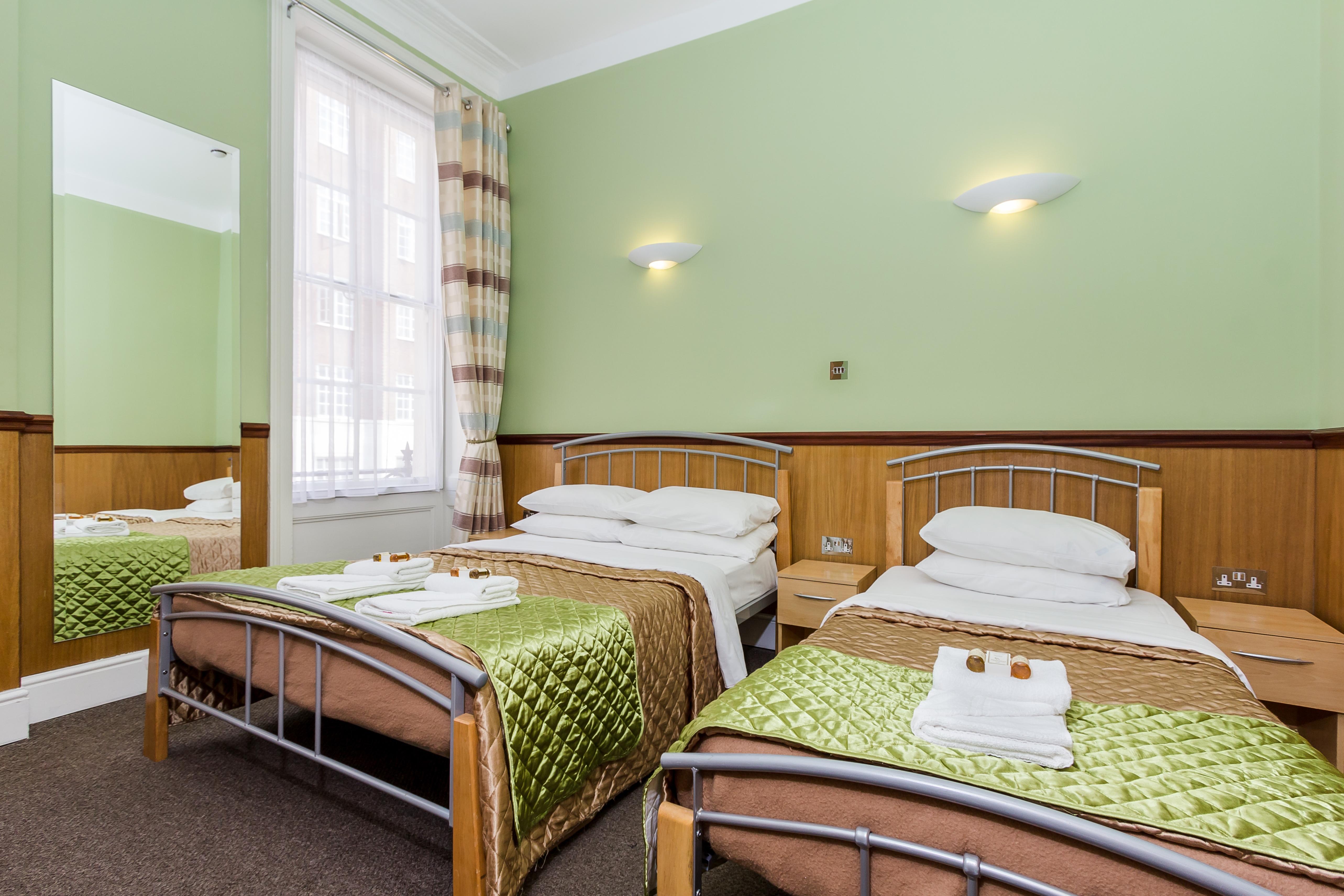 Hotel Gower House 3*
