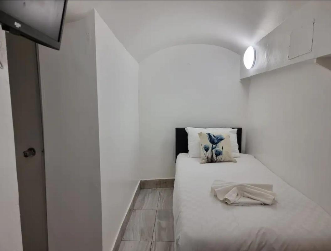 F24- Basement Single Studio Near Paddington * Londres