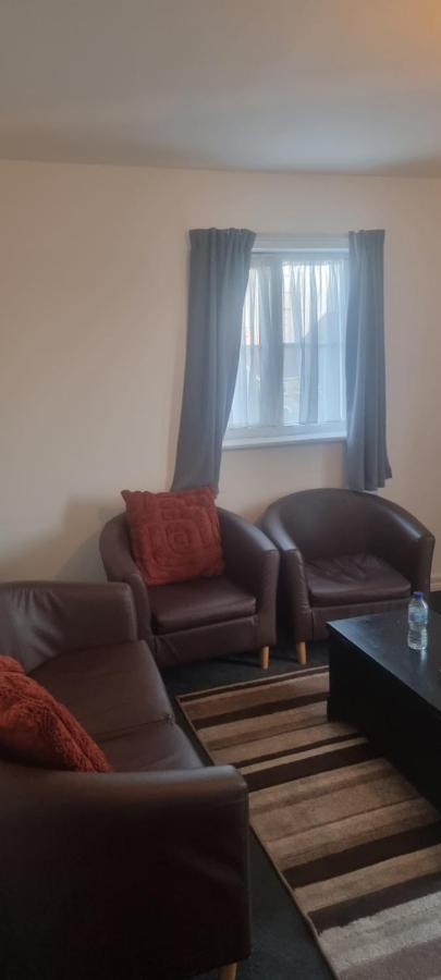 Very Two Bedroom In Apartment