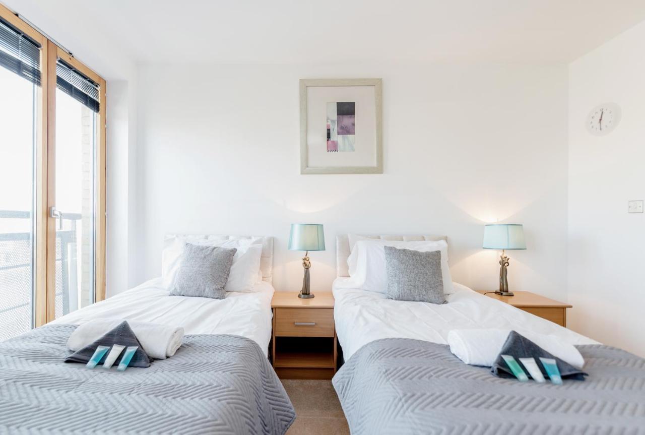 Apartment Premium Excel 3 & 2 Bedrooms London