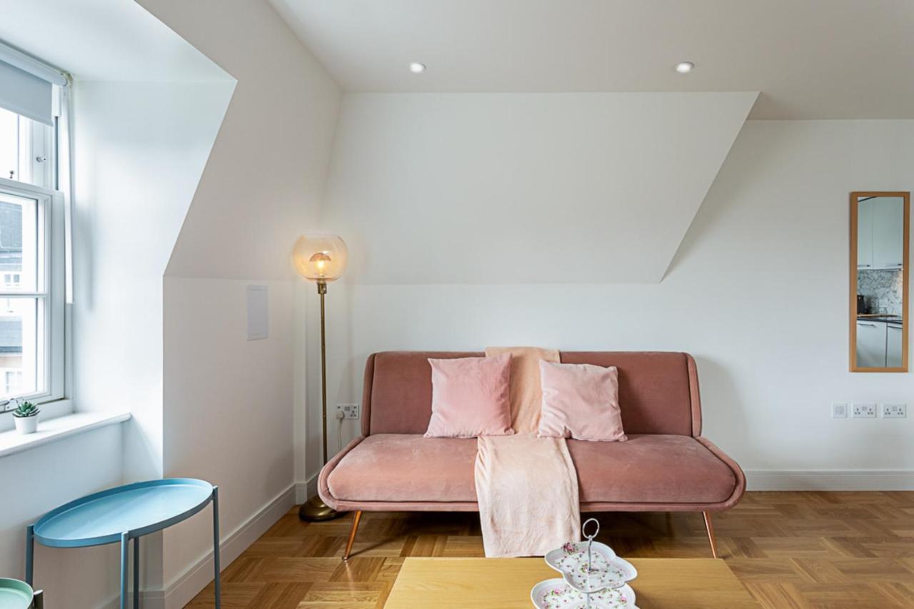 Modern And Stylish In West Kensington London
