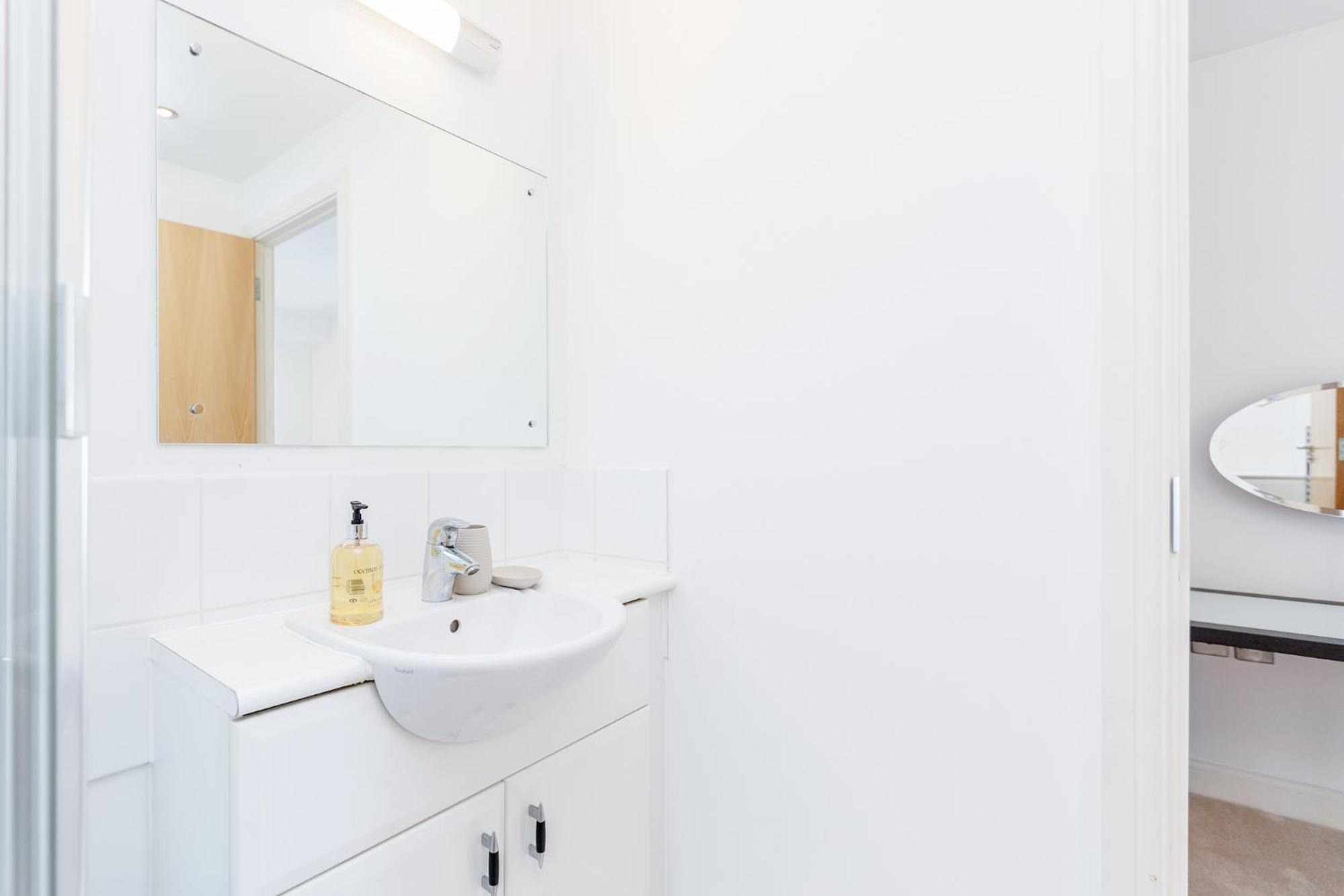 Premium Excel 3 & 2 Bedrooms Apartment *