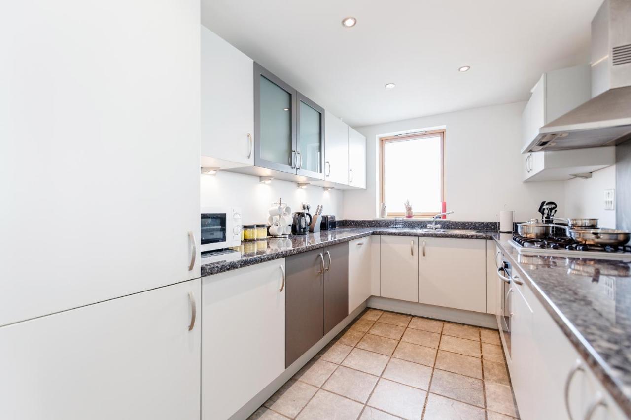 Apartment Premium Excel 3 & 2 Bedrooms London