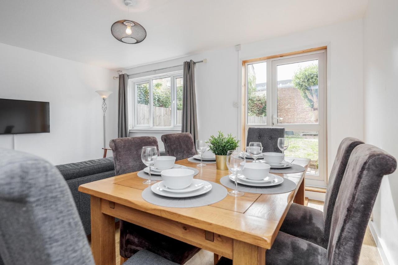Carlile House - 5 Bedroom, Sleeps 8, Free Parking, 2 Bathrooms By Damask Homes * London