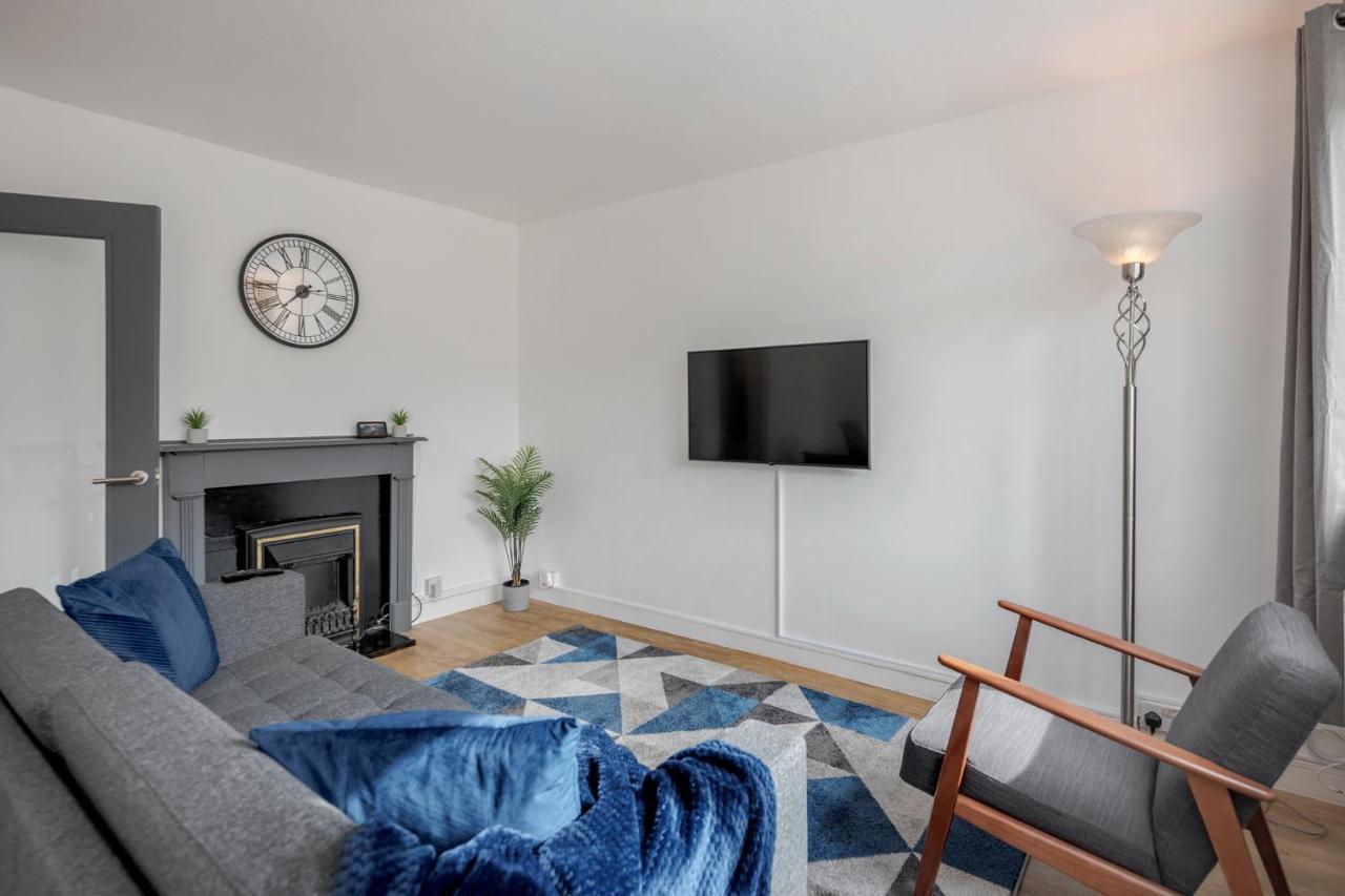 Ferienhaus Carlile House - 5 Bedroom, Sleeps 8, Free Parking, 2 Bathrooms By Damask Homes *