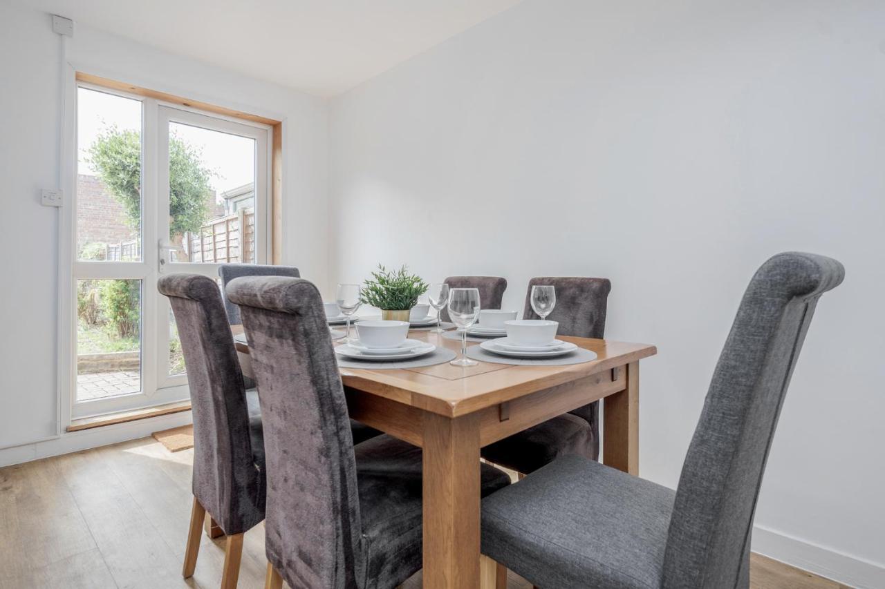 Carlile House - 5 Bedroom, Sleeps 8, Free Parking, 2 Bathrooms By Damask Homes * London