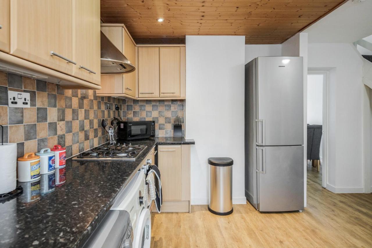 Carlile House - 5 Bedroom, Sleeps 8, Free Parking, 2 Bathrooms By Damask Homes Ferienhaus *