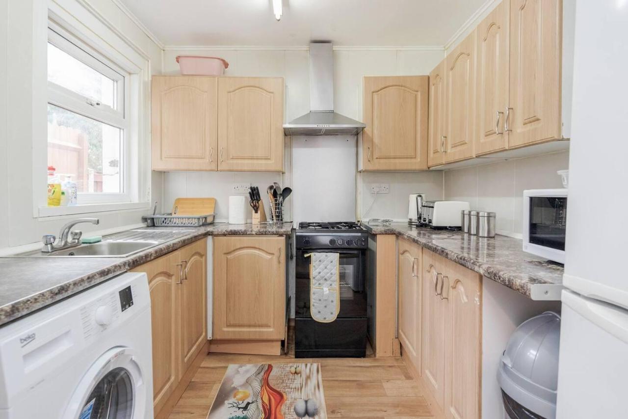 Holiday home Impeccable And Welcoming 3-bed House In London