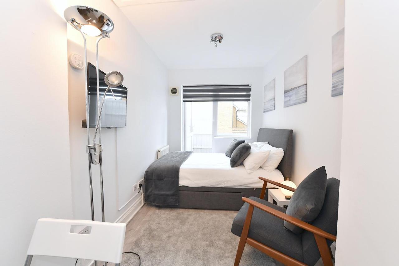 Studios: Line Convenience Near Westfield London