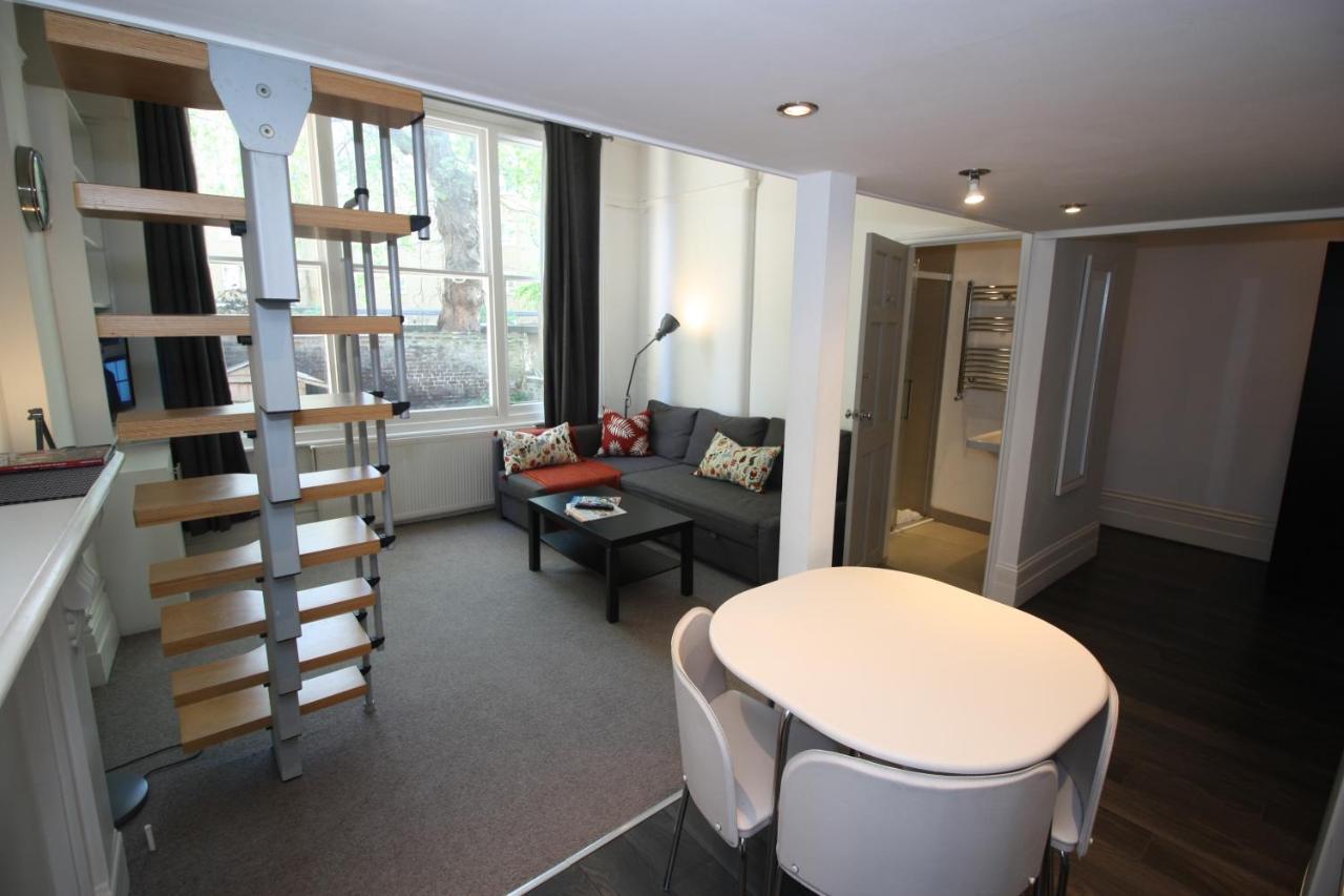 Well Appointed Garden In Kensington Olympia Apartment London