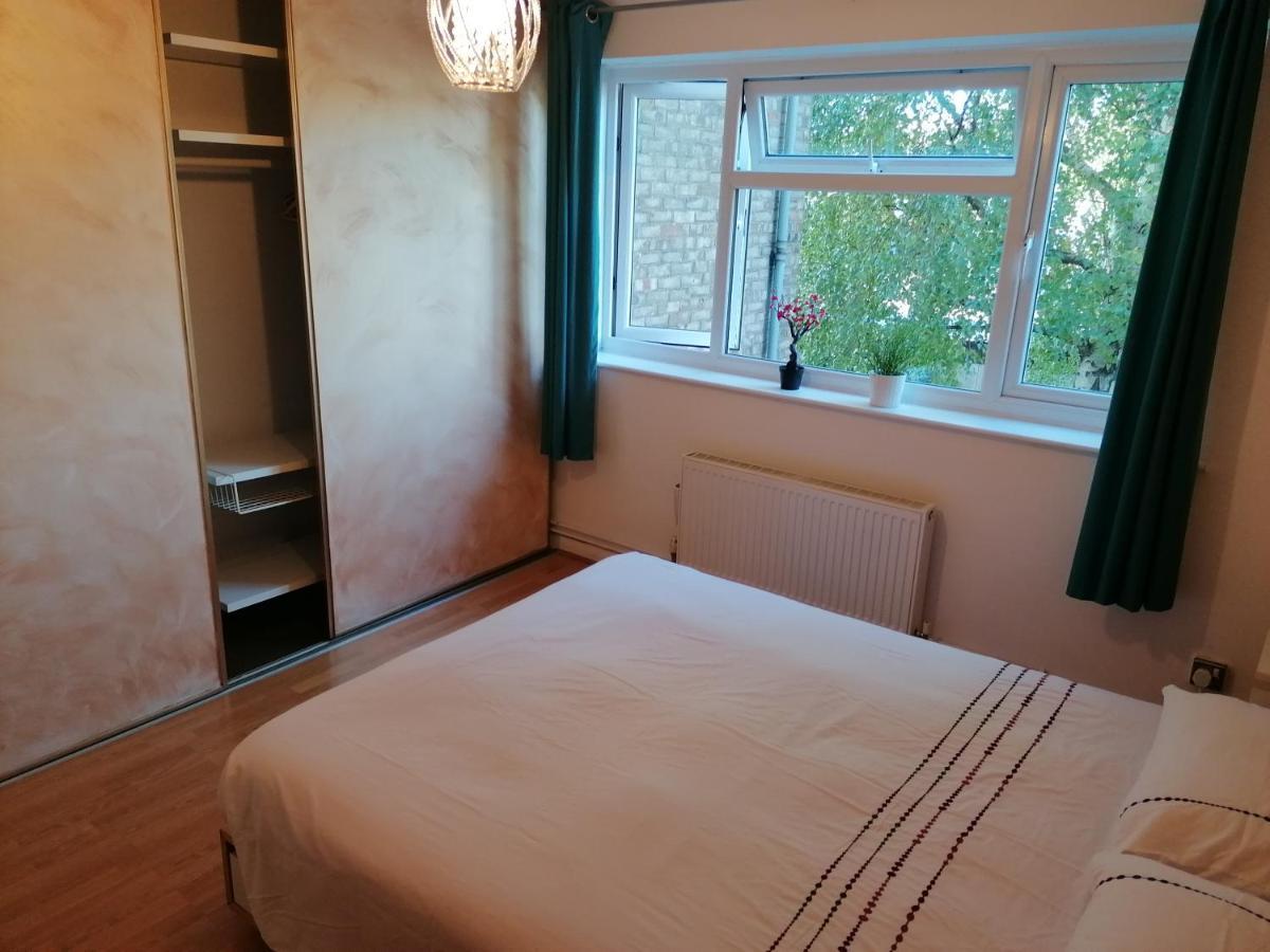 Homestay Beautiful Double Bedroom In Shared Flat Near Olympic Park In Stratford *