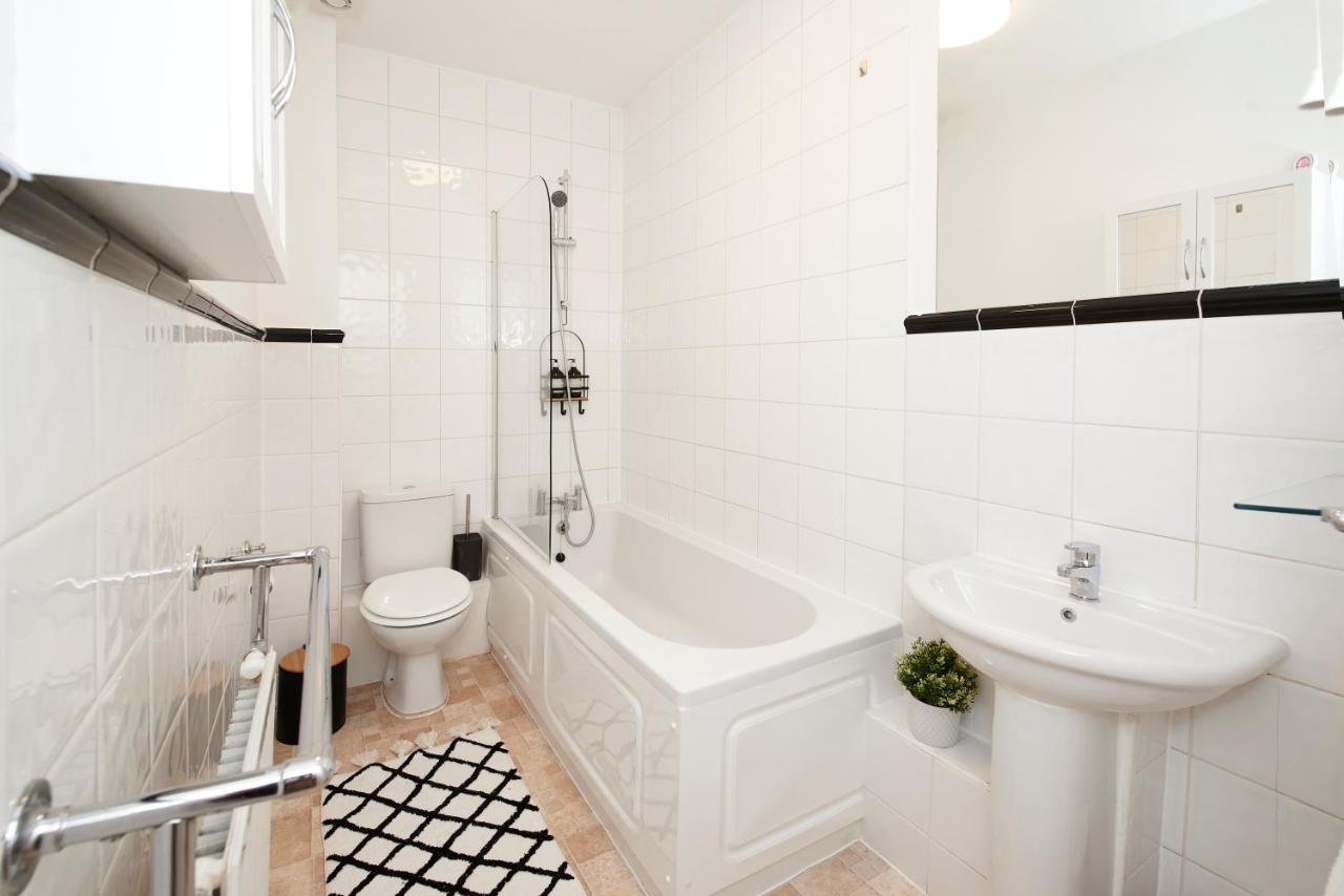 Apartamento Excellent, Three Bedroom North With Free Parking Londres