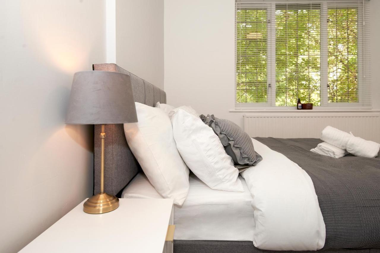Excellent, Three Bedroom North With Free Parking Apartamento Londres